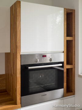 Półki otwarte w kuchni