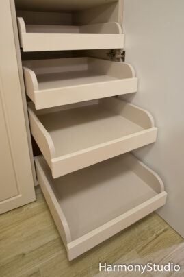 Wyposażenie szafy wnętrze szafy