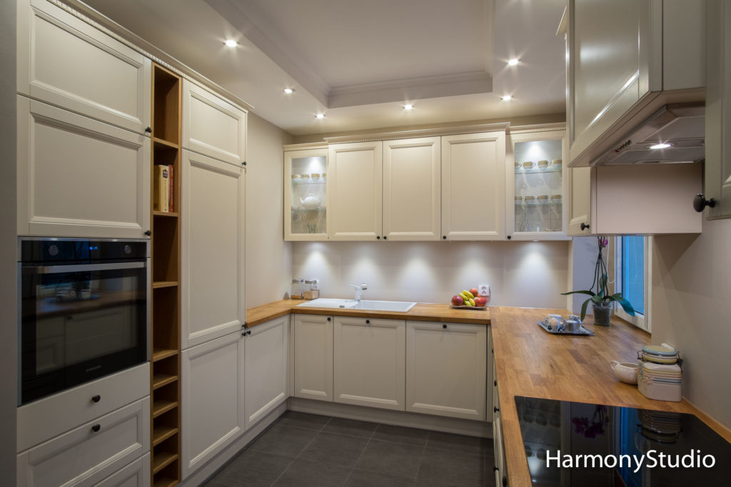 kuchnia klasyczna w kształcie litery U